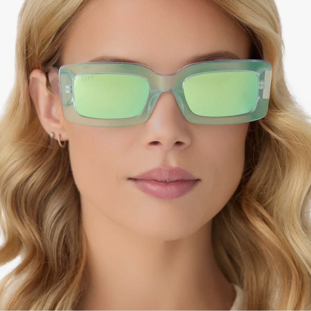 DIFF “Indy” Opalescent Turquoise Turquoise Ice Mirror Sunglasses
